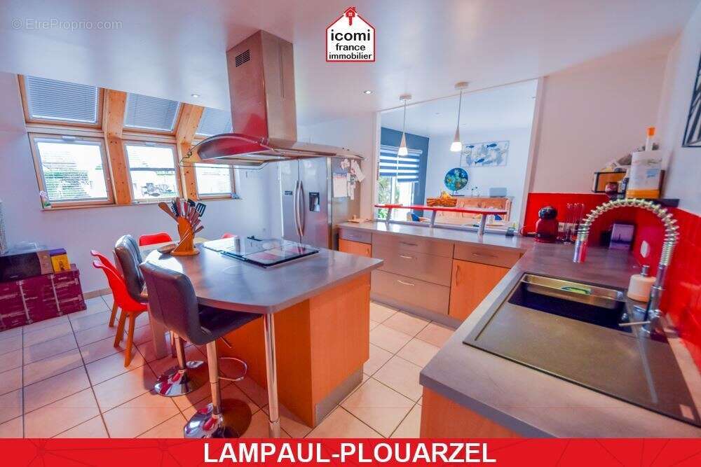 Maison à LAMPAUL-PLOUARZEL