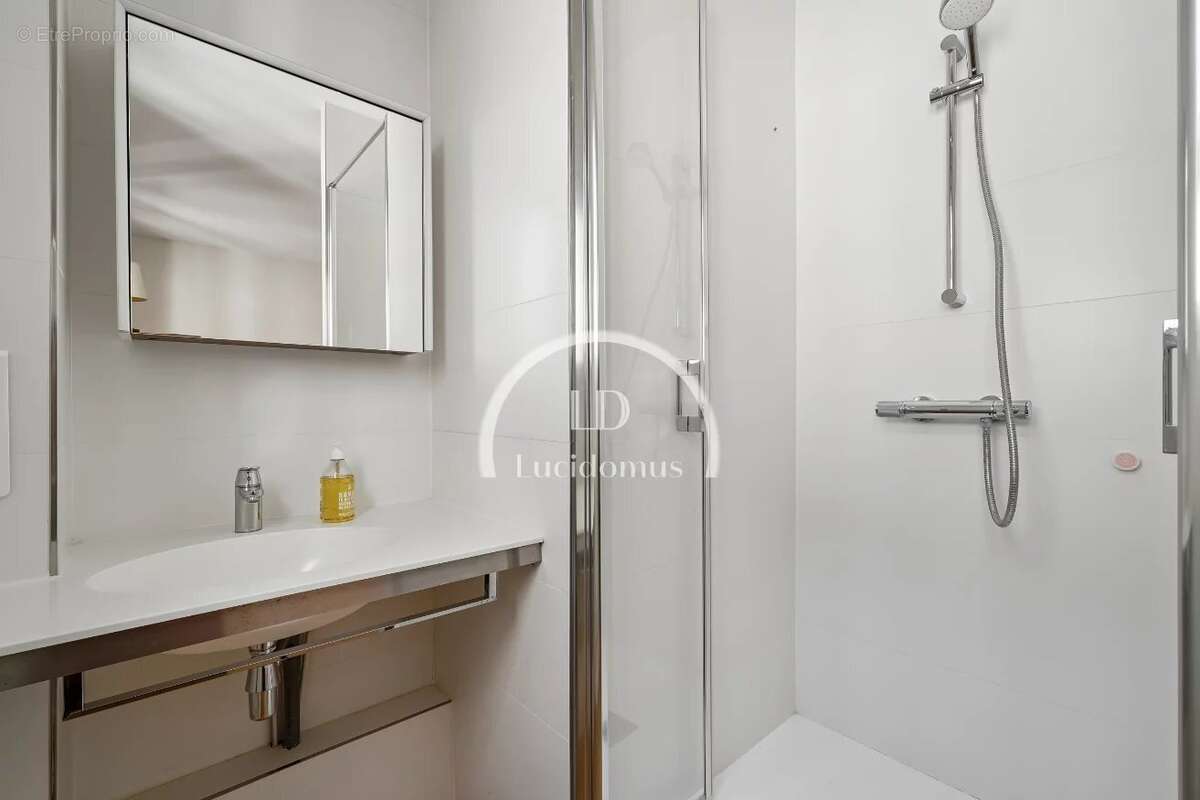 Appartement à PARIS-20E