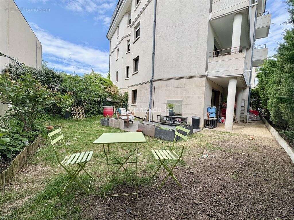 Appartement à ISSY-LES-MOULINEAUX