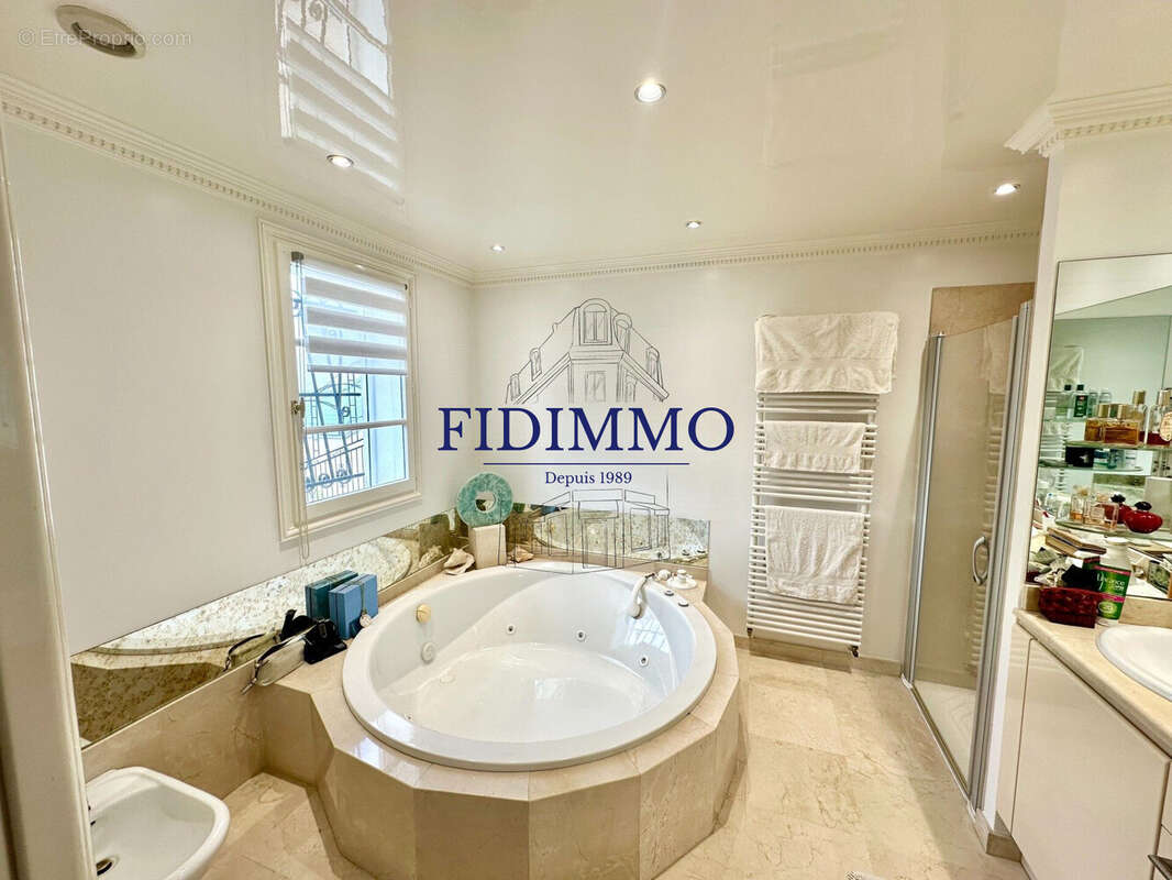 Maison à CHENNEVIERES-SUR-MARNE