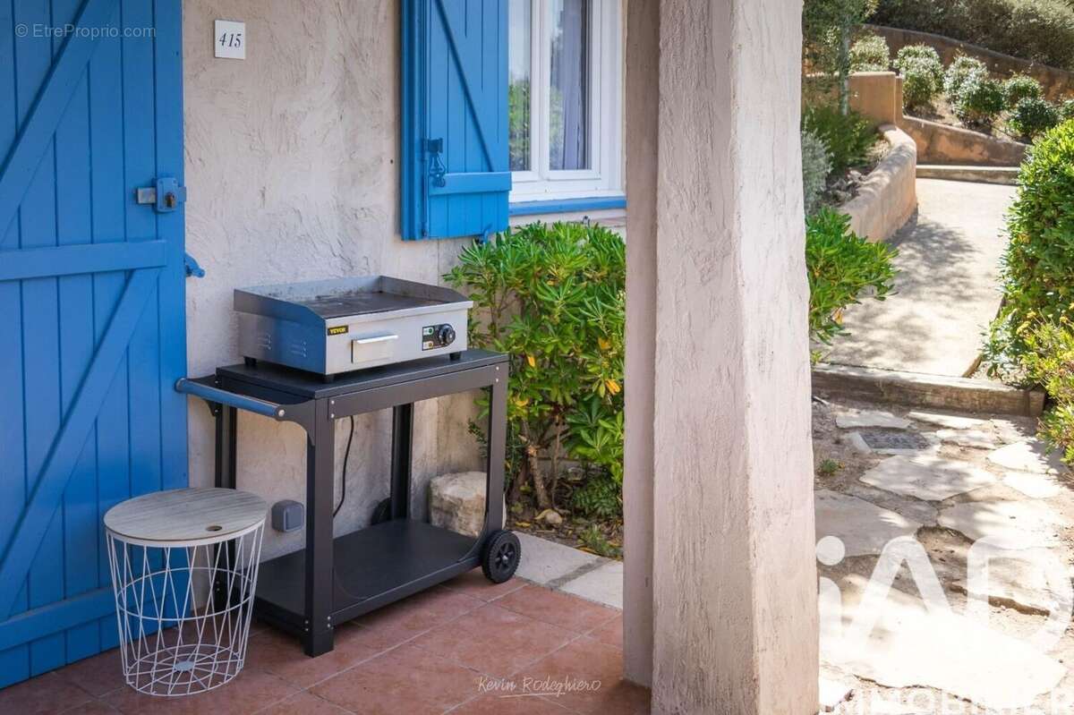 Photo 2 - Appartement à ROQUEBRUNE-SUR-ARGENS