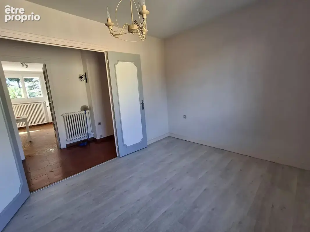 Maison familiale spacieuse avec terrasses et grand garage, à Sancé - photo 13