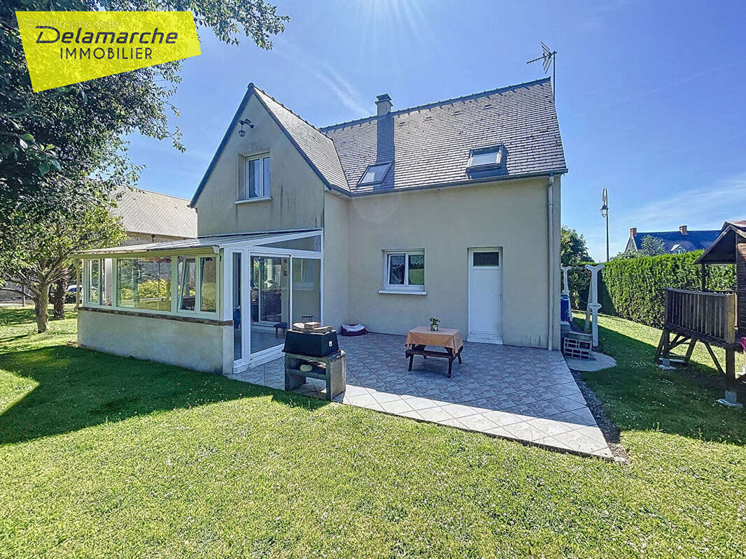 Maison à BRICQUEVILLE-SUR-MER