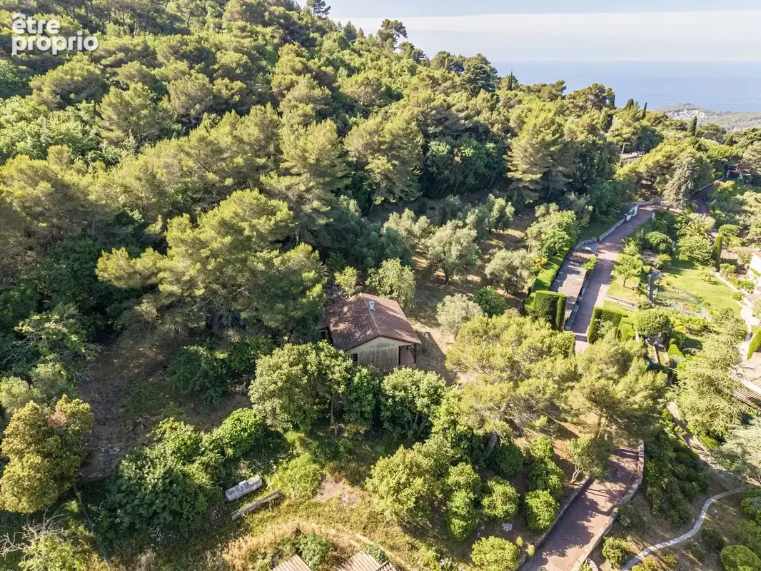 Nice - Vinaigrier -  Maison et dépendance à rénover sur terrain plat de 4.800 m² avec vue mer - photo 12