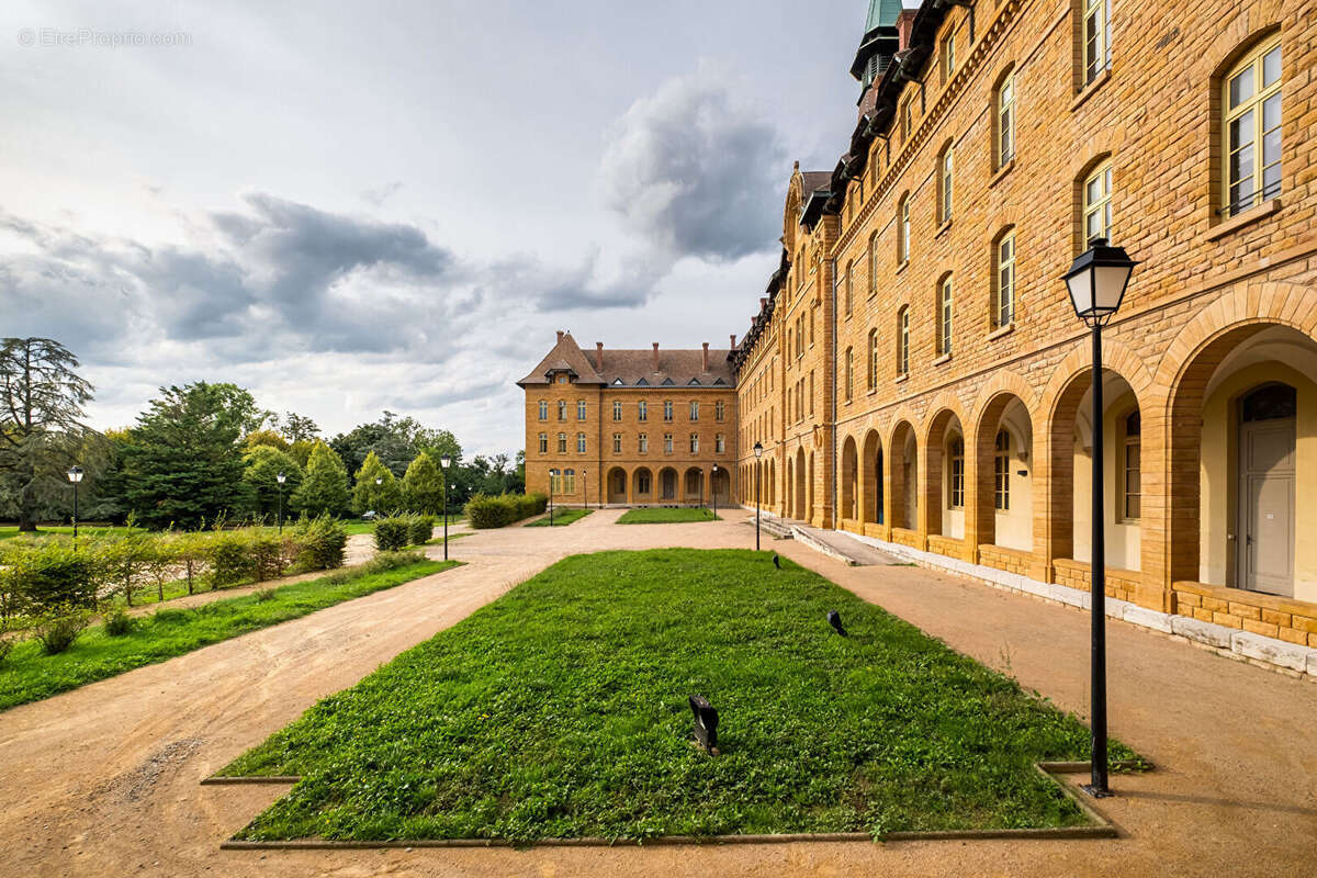 Appartement à SAINTE-FOY-LES-LYON
