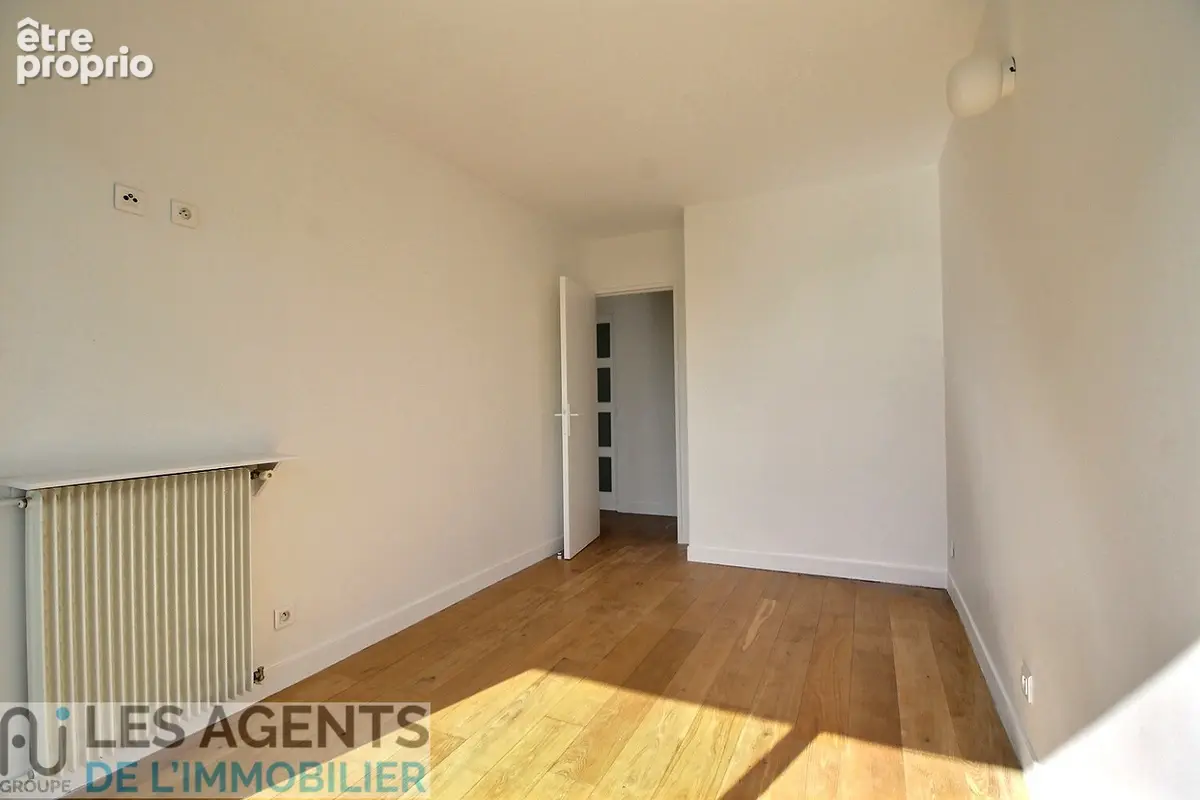Vieux Puteaux ! Magnifique 3P avec balcons, cave et parking - photo 5