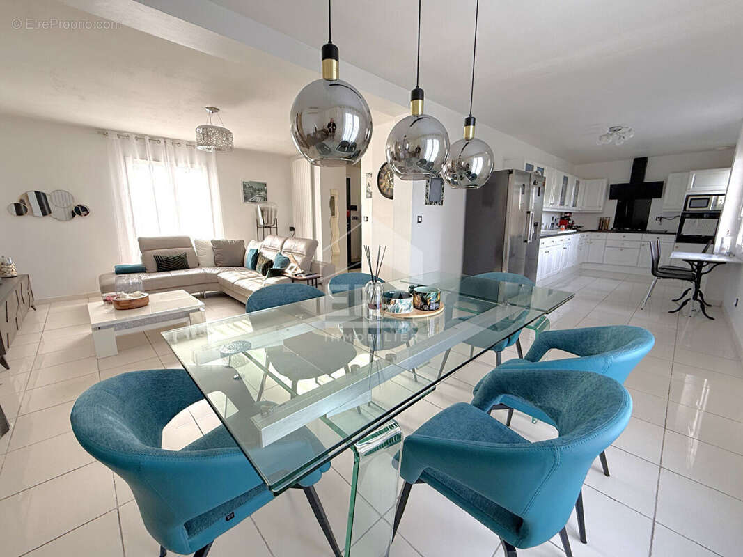 Maison à LA CHAPELLE-GAUTHIER