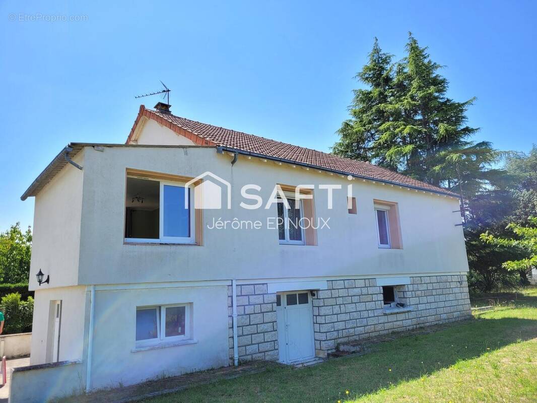 Photo 1 - Maison à CHATELLERAULT