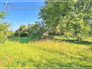 Terrain à SAINT-DENIS-LES-BOURG