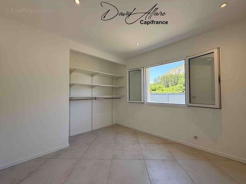 Maison de plain-pied récente – 81,5 m² – 3 chambres – Garage - Châteauneuf-de-Chabre (05) - photo 9
