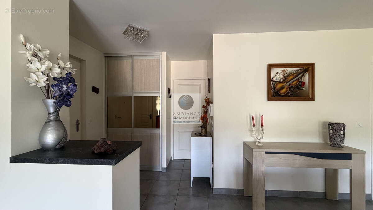 Appartement en dernier étage avec vue dégagée sur les montagnes - photo 18