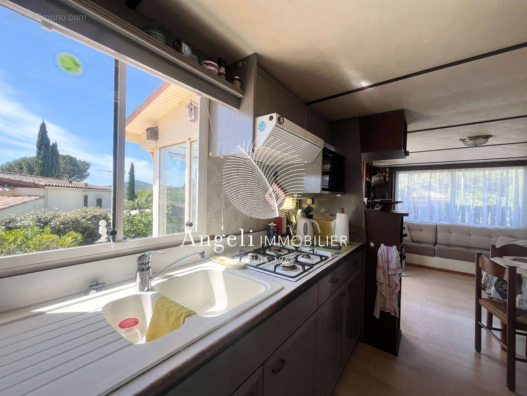 Maison à ROQUEBRUNE-SUR-ARGENS