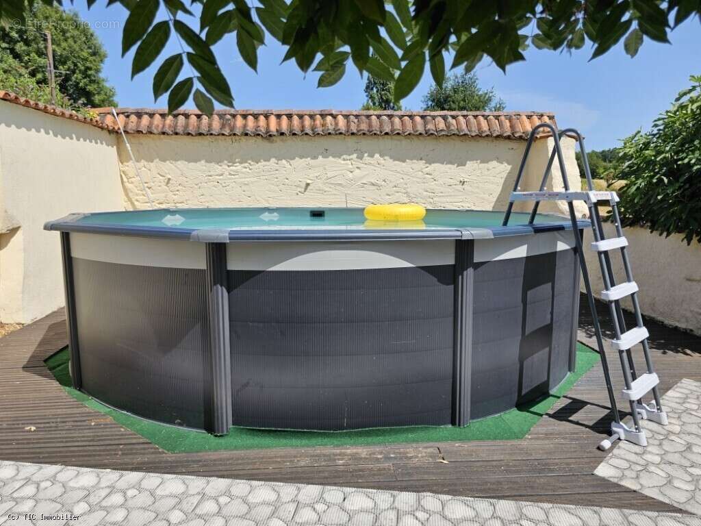 Maison à CHAMPAGNE-MOUTON