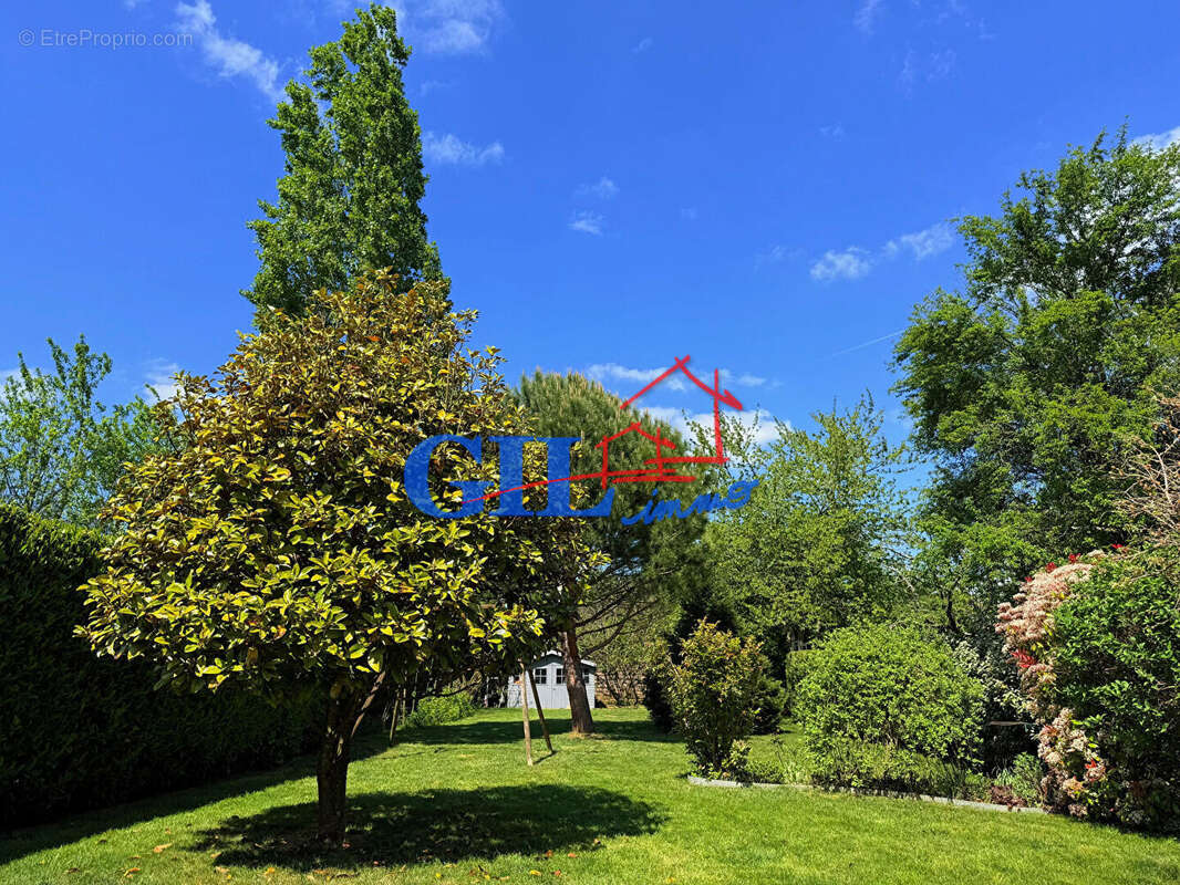 Maison à SAVIGNY-LE-TEMPLE