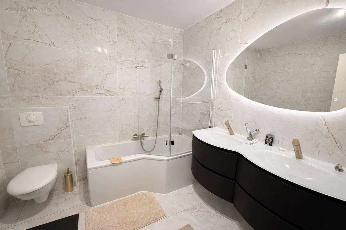 Maison à SOLLIES-VILLE