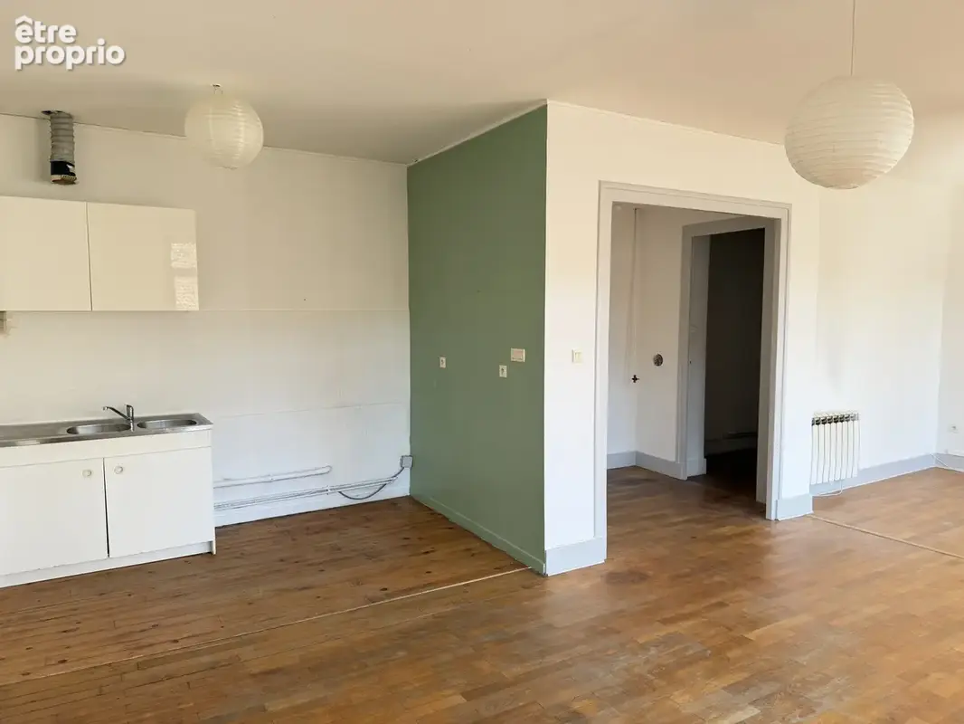 Saint-Etienne centre, grand F4 traversant 69.000€ - photo 5
