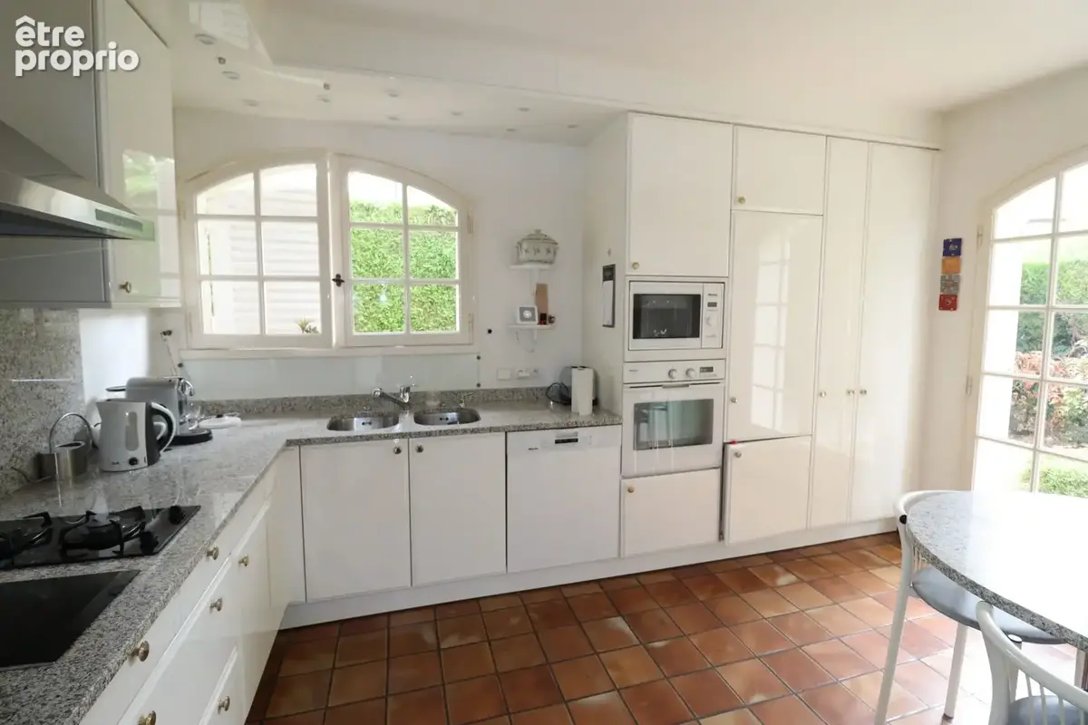 Maison 205 m² à Louveciennes  - photo 7