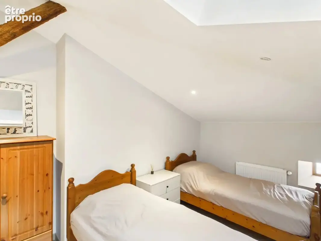 Propriété récemment rénovée de 6 chambres offrant beaucoup de flexibilité et une belle vue - photo 18