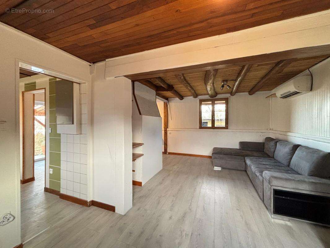 Maison à SAINT-JEAN-D&#039;AVELANNE