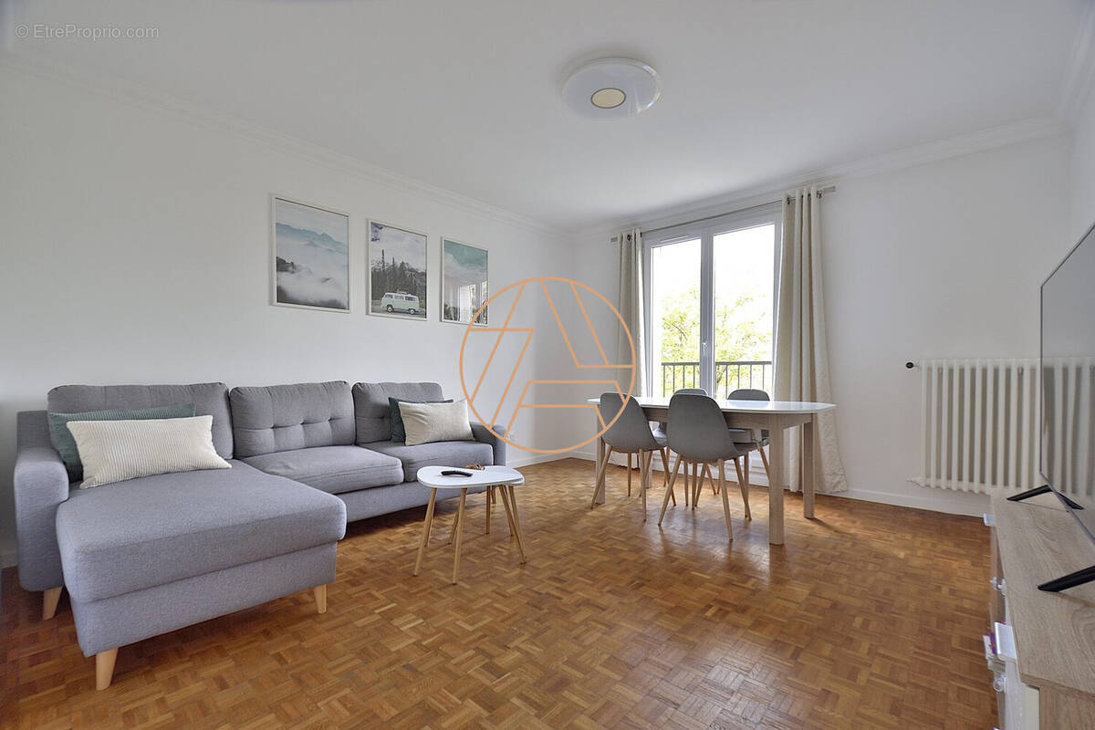 Appartement à SAINT-MAUR-DES-FOSSES
