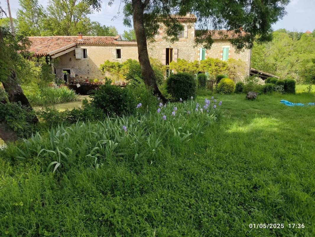 Maison à SAINT-CLAR