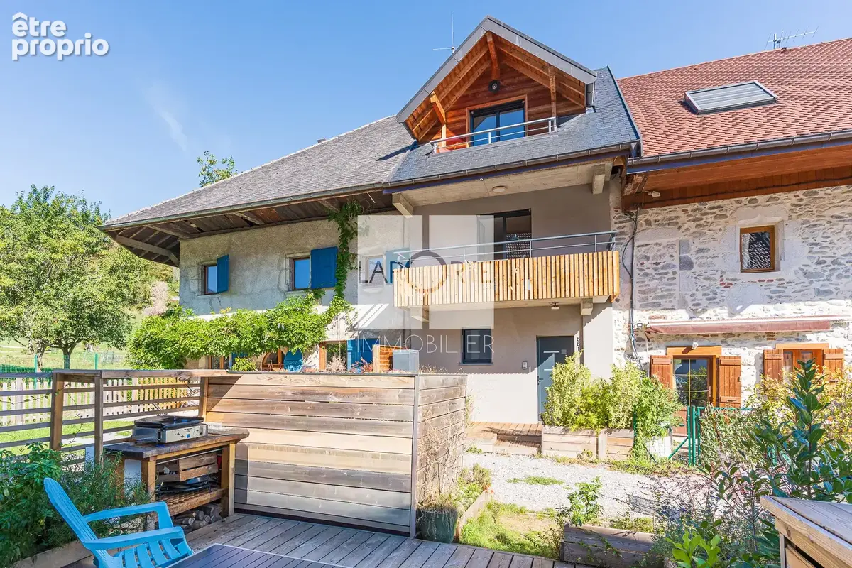 Un cadre privilégié entre lac et montagne   Maison rénovée avec soin - photo 2