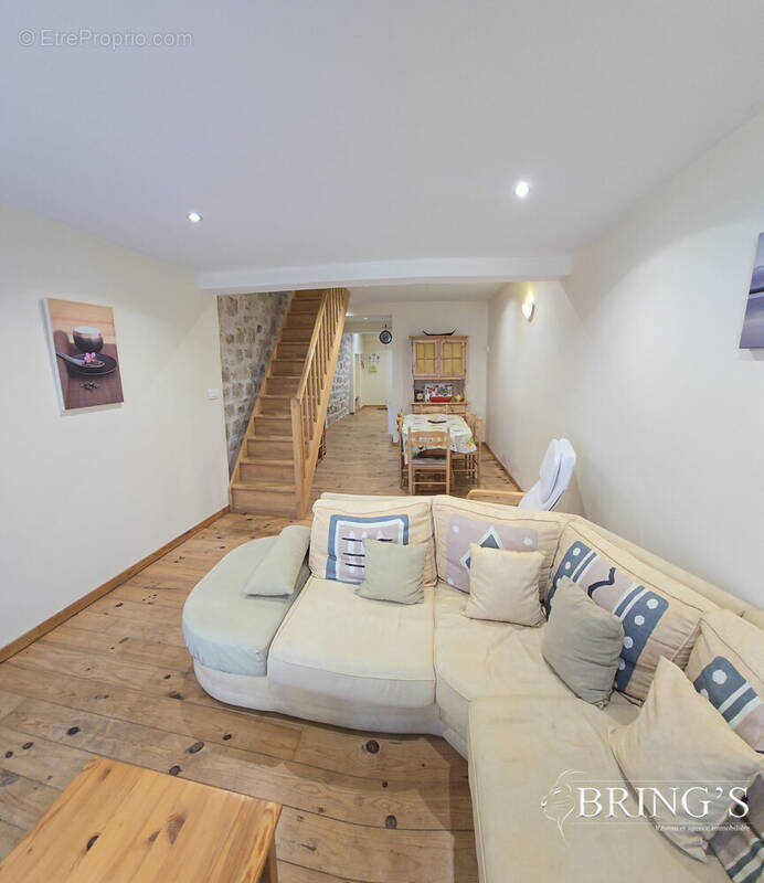 Maison à CASTELSAGRAT