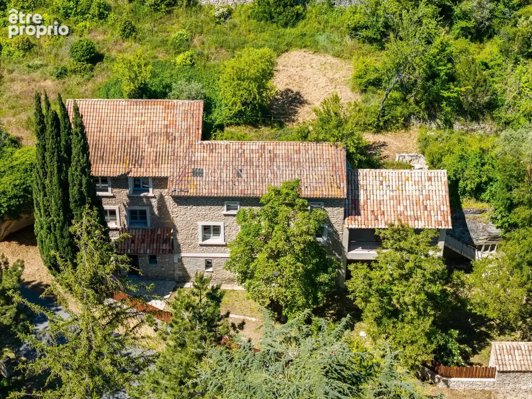 Superbe propriété en pierre avec piscine à vendre à Bonnieux, au cœur du Luberon - photo 2