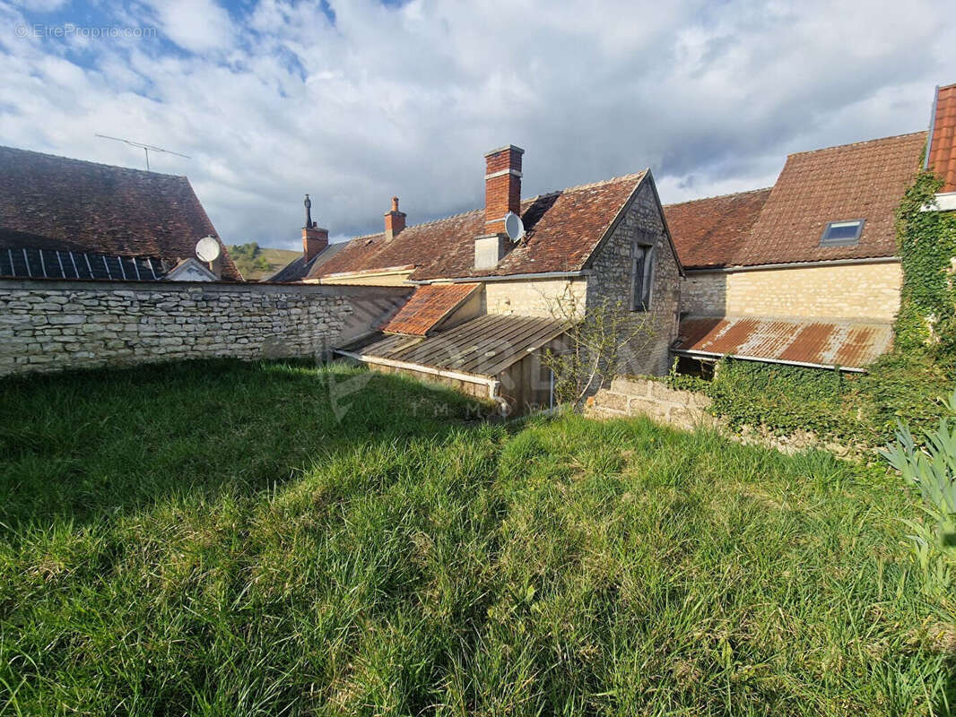 Maison à JUSSY