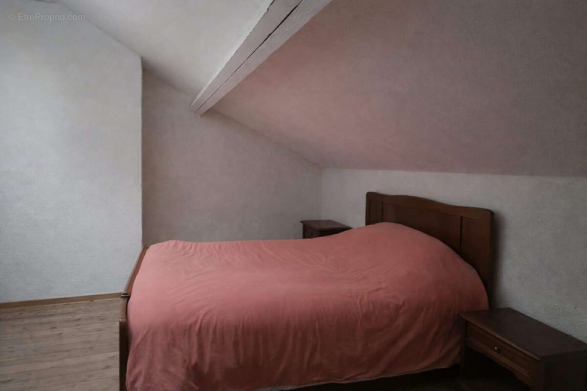 Maison à VRIGNE-AUX-BOIS