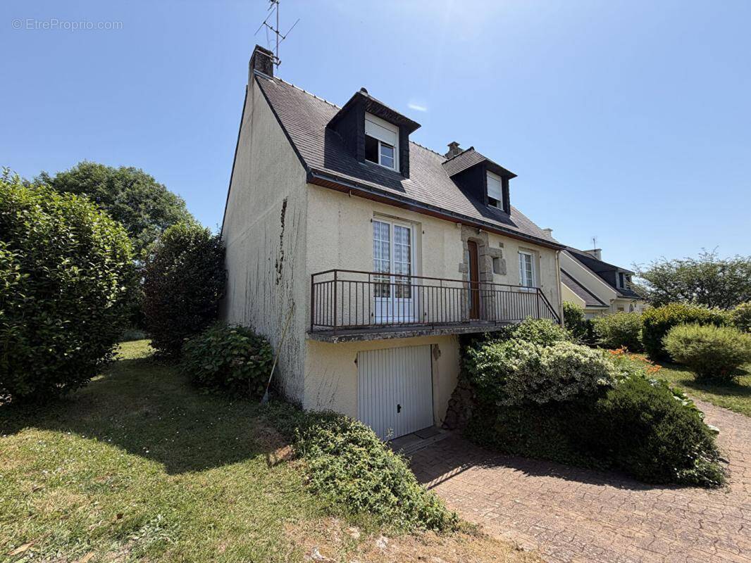 Maison à PLOUGOUMELEN