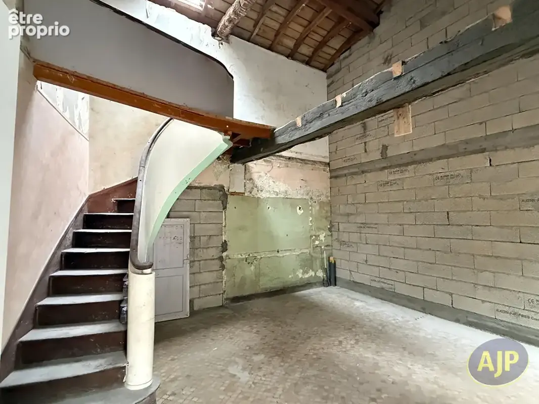 Maison à LA CHAPELLE-DES-POTS