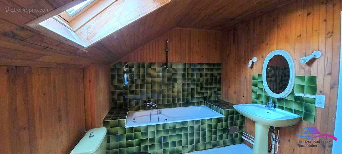 Salle de bain - Maison à CHATEAUMEILLANT