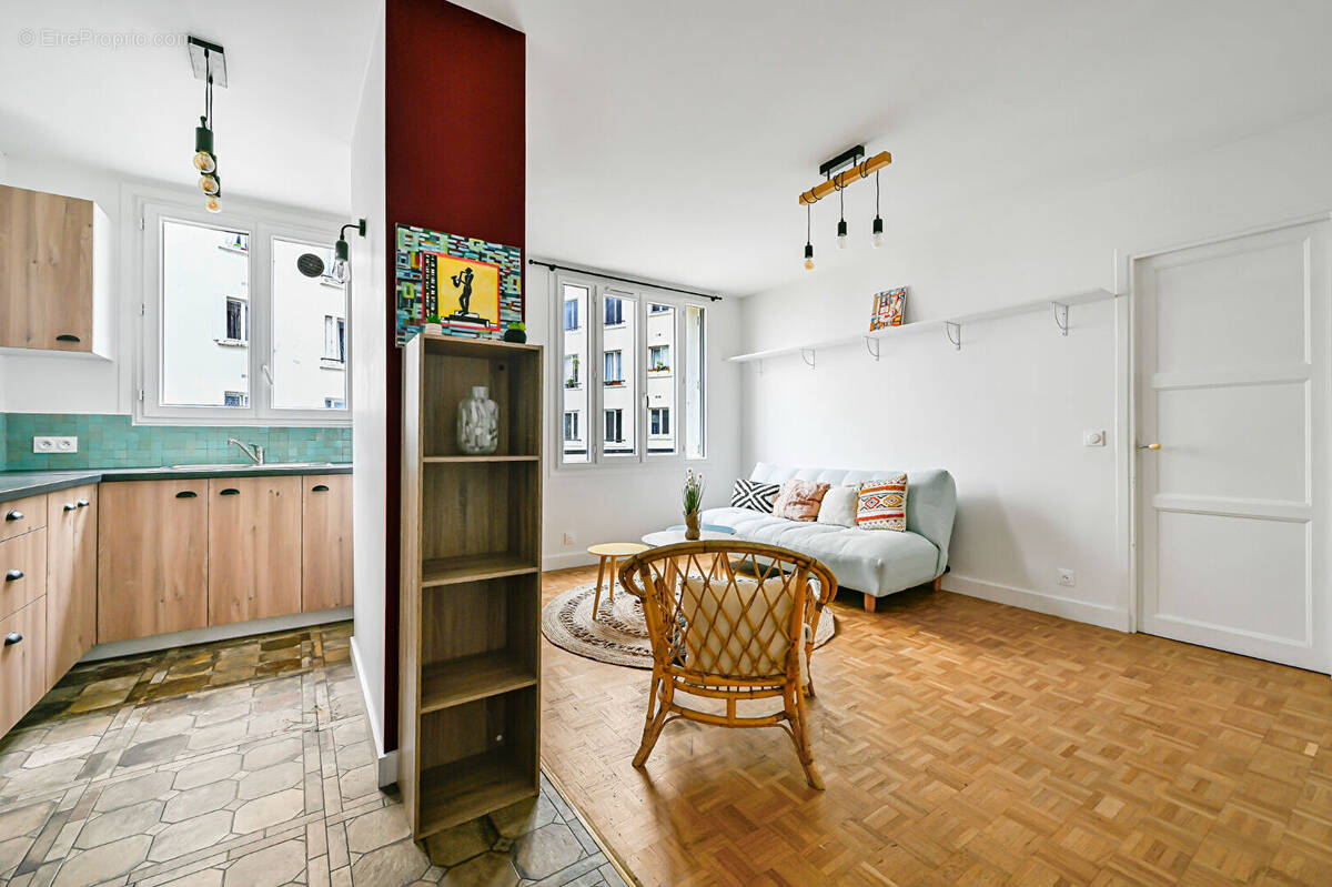 Appartement à PARIS-14E