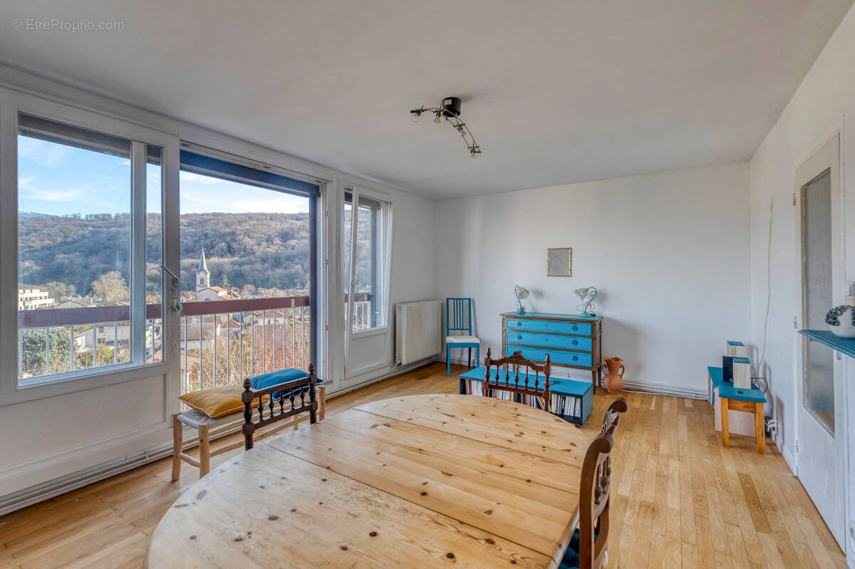Appartement à ECHIROLLES