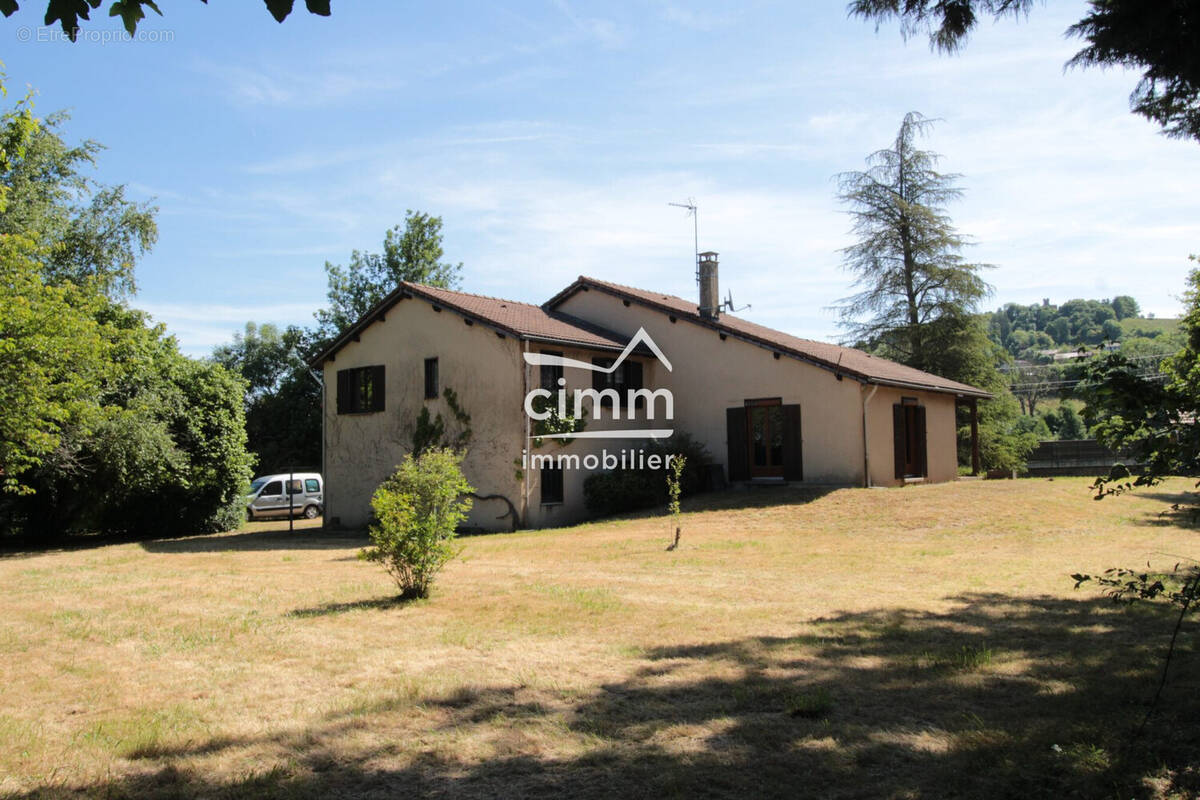 Maison à SAINT-SIMEON-DE-BRESSIEUX