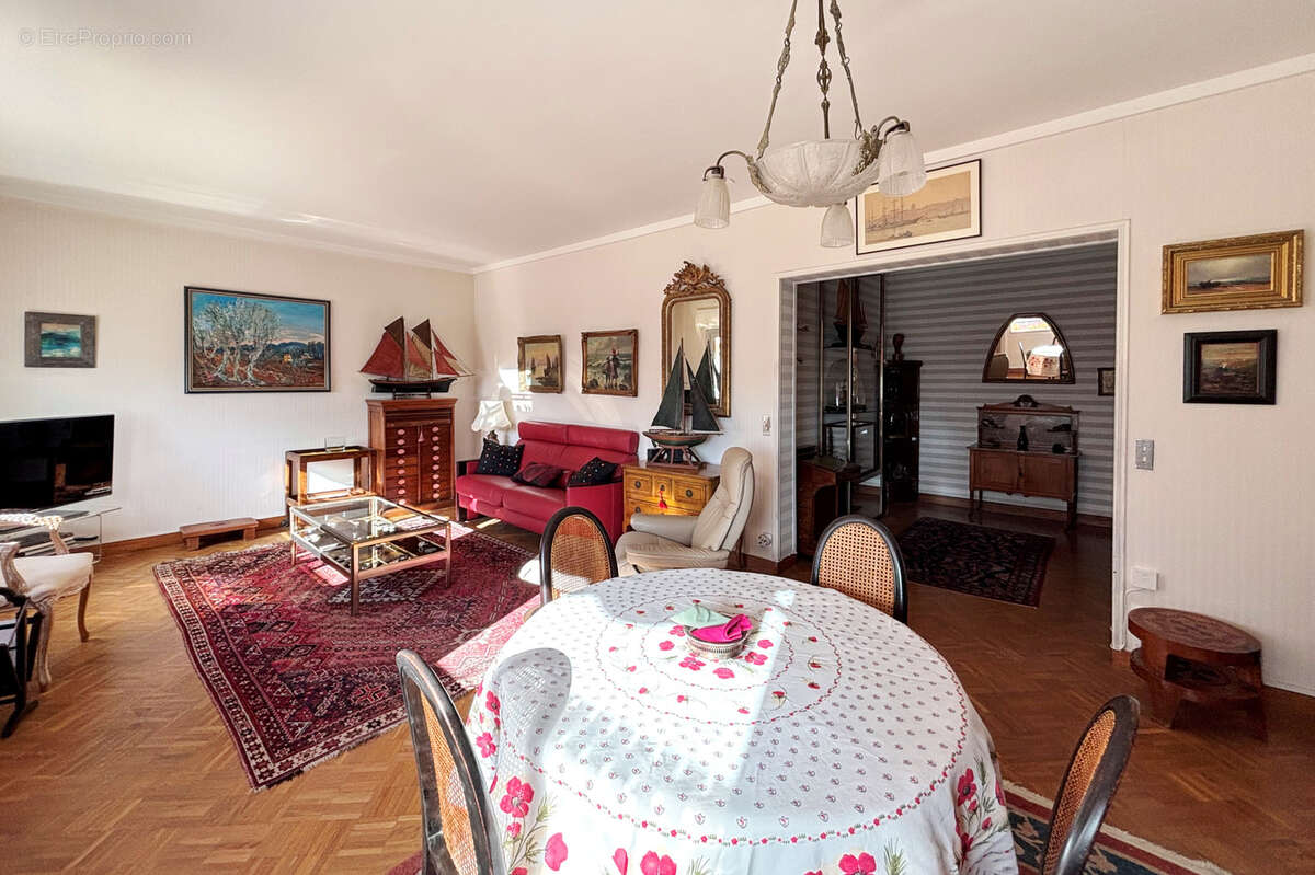 Appartement à MARSEILLE-8E