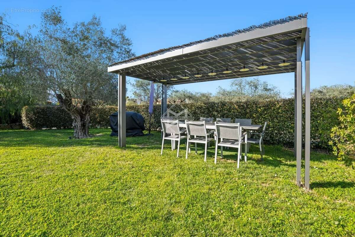 Somptueuse contemporaine à pied du village - photo 26