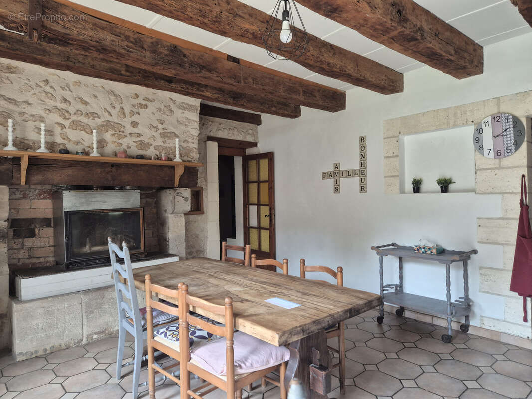 Maison à MONTAGRIER