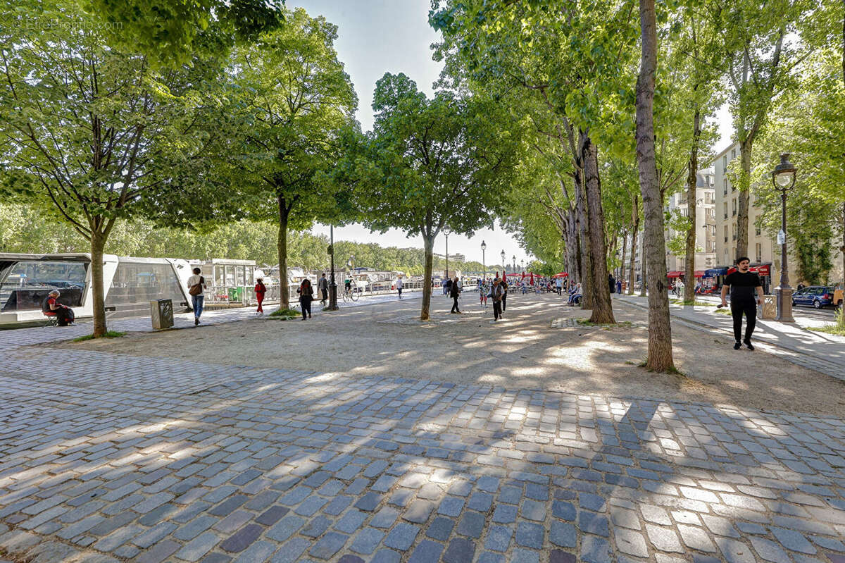 Appartement à PARIS-19E