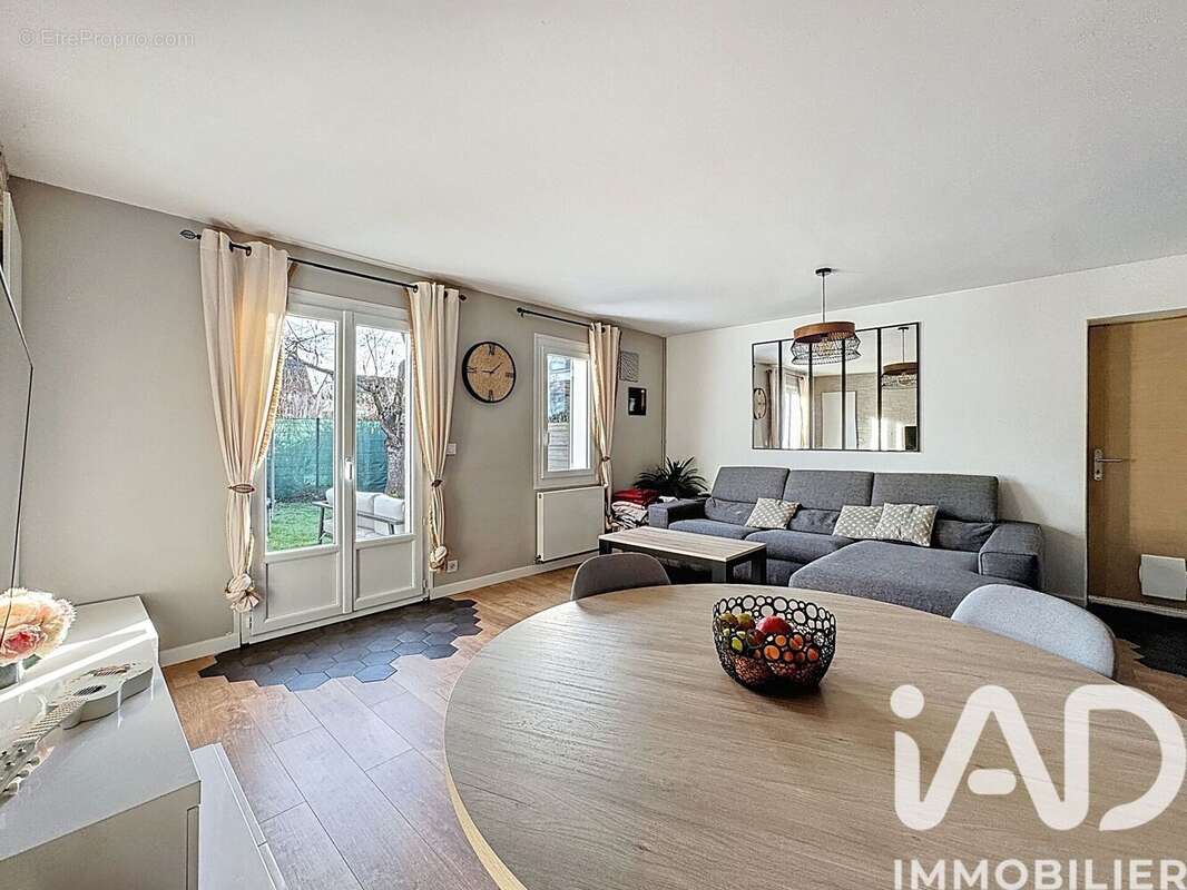 Photo 3 - Maison à VERT-SAINT-DENIS