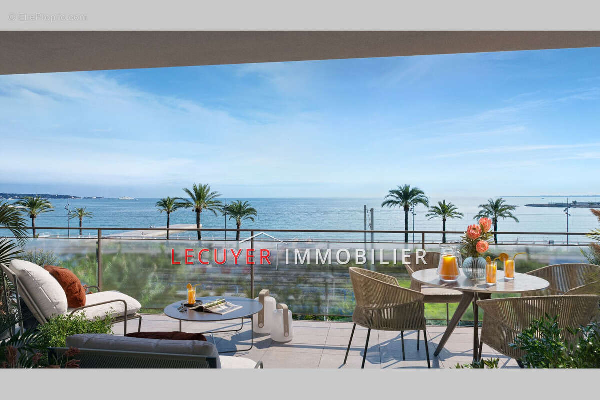 Appartement à VALLAURIS