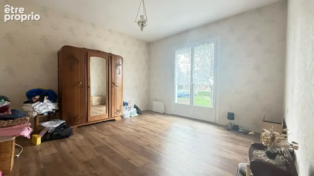 Maison de plain-pied avec dependance et grand jardin arbore - photo 5