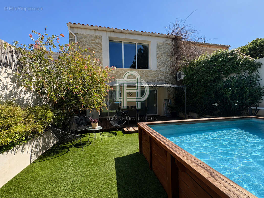 Maison à MOUSSAN