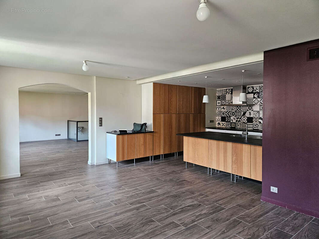Bureaux de 146,97 m2  avec 2 places de parking à Aix En Provence cours Mirabeau - photo 13
