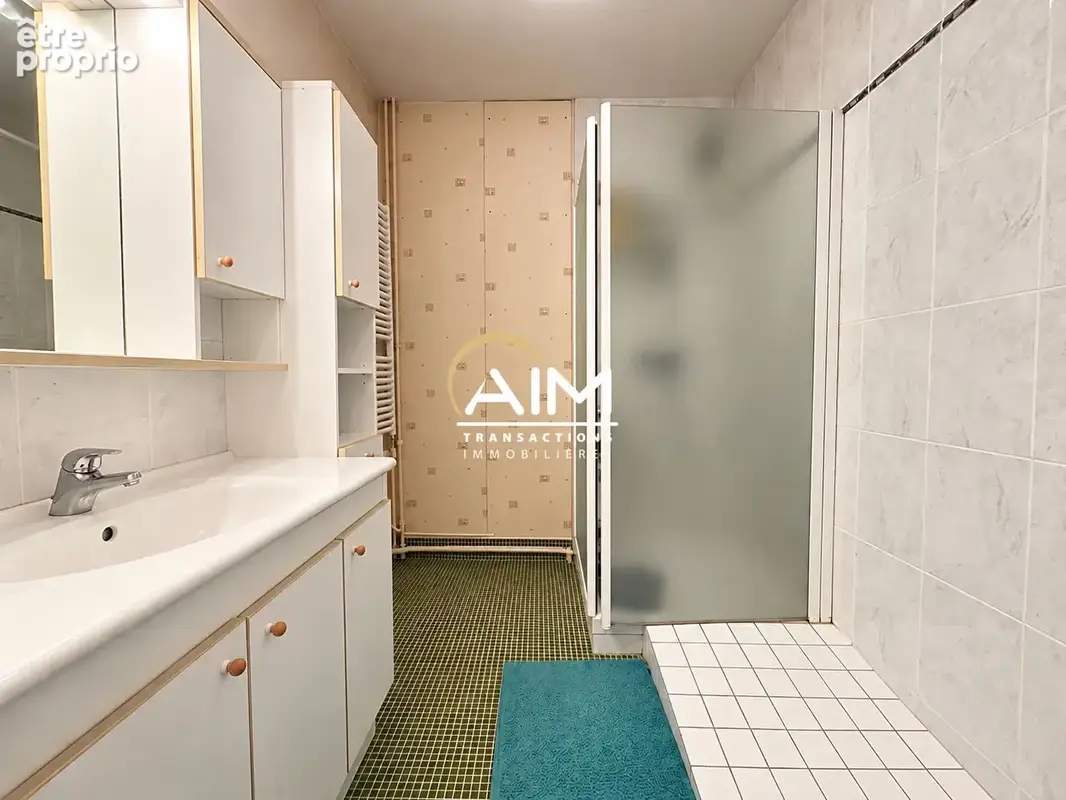 Bel appartement lumineux de 90 m² avec balcon, parking et cave - photo 8
