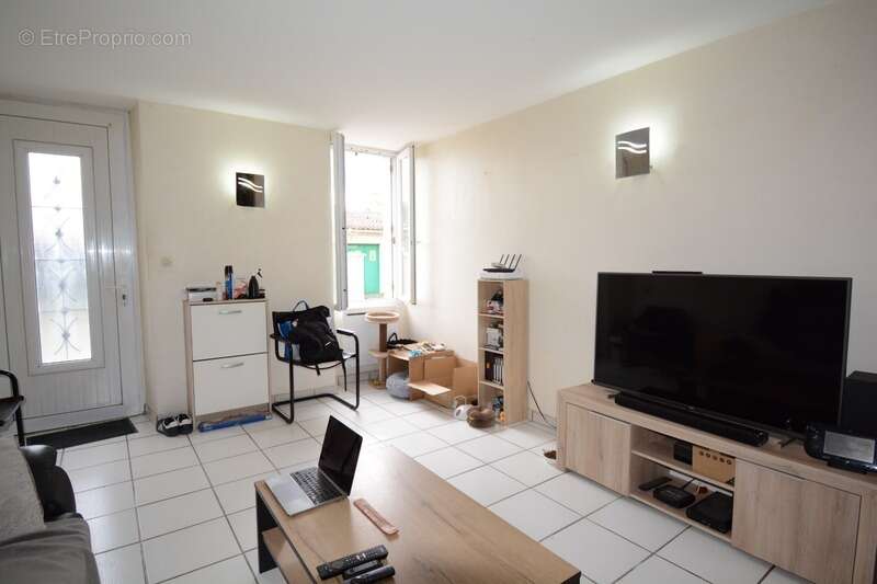 Maison à MAGNAC-SUR-TOUVRE