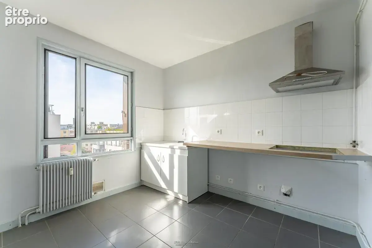 Dernier étage - appartement traversant avec balcon, parking, cave Proche Part-Dieu - photo 3