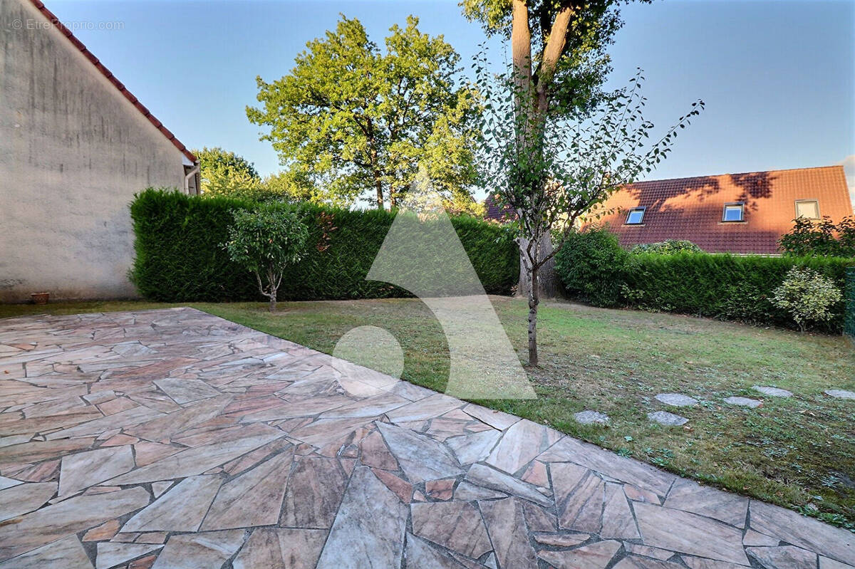 Maison à MERY-SUR-OISE