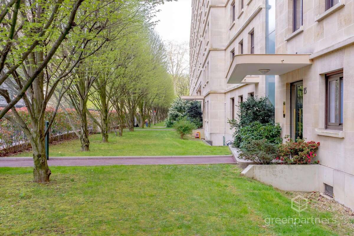 Appartement à NEUILLY-SUR-SEINE